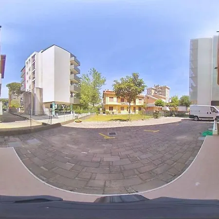 Apartments In Lignano Sabbiadoro 42726 アパート リニャーノ・サッビアドーロ